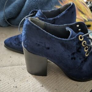 Very Volatile Blue Velvet Booties Size 8